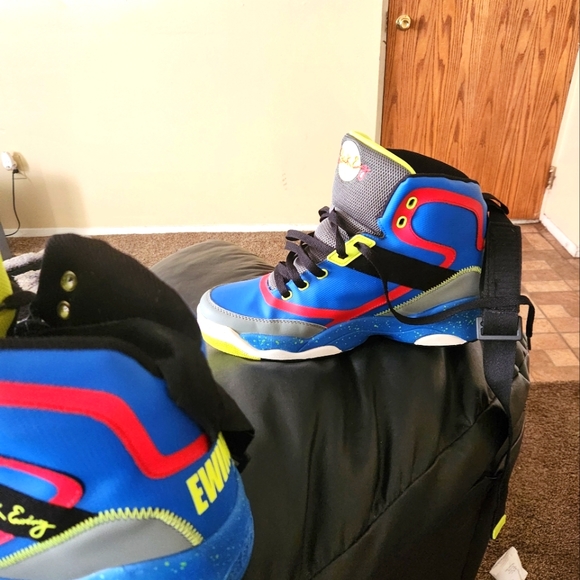 Patrick Ewing - Picture 1 of 2